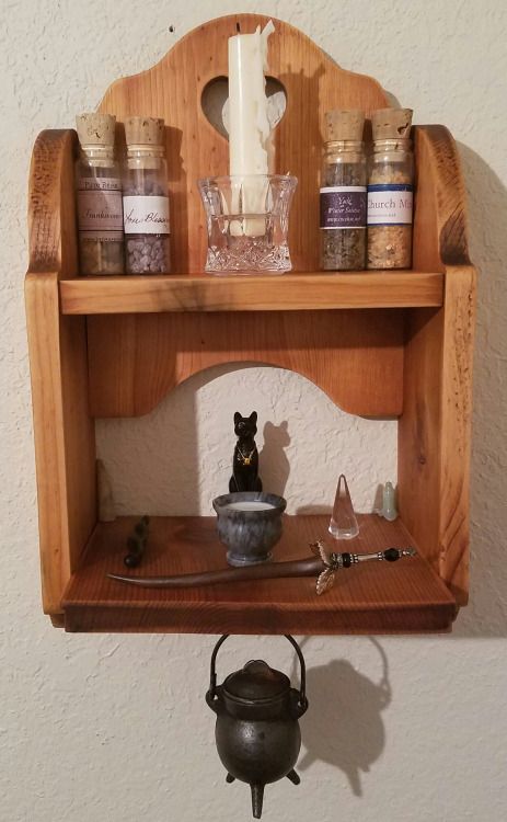 Here is a small wall altar I made for my tiny house. Alter Setup Ideas, Small Wiccan Altar, Kitchen Altar Ideas, Small Witch Altar, Small Altar Ideas, Tiny Altar, Wall Alter, Kitchen Altar, Small Alter