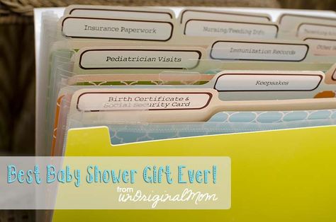 Best Baby Shower Gift Ever - a folder to organize all the important papers that come with having a baby!  | unOriginalmom.com Folder Labels, Diy Bebe, Best Baby Shower Gifts, Unique Baby Shower Gifts, Unique Baby Shower, Baby Diy, Baby Organization, Project Nursery, Baby Time