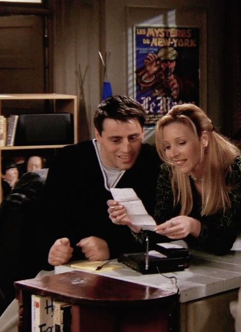 Joey And Phoebe, Friends Phoebe, Friends Scenes, School Songs, Smelly Cat, Friends Cast, Ross Geller, Joey Tribbiani, Friends Moments