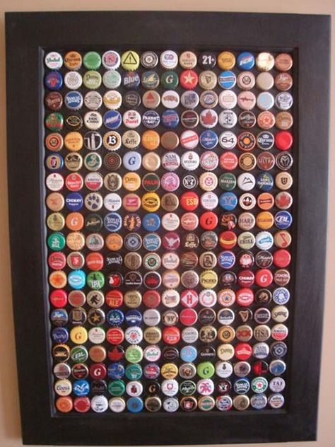 Bottle Cap Wall Art, Beer Bottle Cap Crafts, Beer Crafts, Recycle Bottle Caps, Beer Cap Art, Bottle Cap Projects, Bud Light Beer, Diy Beer, Cap Display