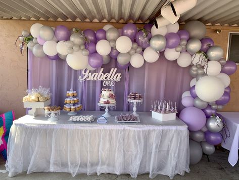 Lavender Candy Table Ideas, Purple Sweet Table Ideas, Purple Themed Dessert Table, Lavender Theme Party Decoration, Lavender And White Birthday Decorations, Lavender Party Decorations Birthday, Dessert Table Ideas Purple, Purple Desert Table Ideas, Lavender And Gold Birthday Party