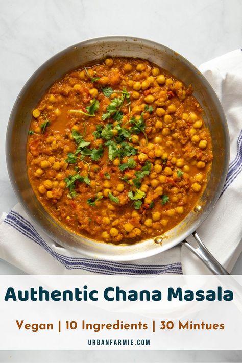 Indian Chick Pea Recipes, Vegan Chana Masala, Indian Chickpea Curry, Garbanzo Bean Recipes, Chickpea Curry, Chickpea Recipes, Masala Recipe, Indian Food Recipes Vegetarian, Indian Cooking