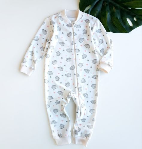 Free Onesie Pattern, Baby Pajamas Pattern Free, Free Baby Sleeper Sewing Patterns, Sewing Patterns Baby Clothes, Baby Onesie Sewing Pattern, Free Baby Sewing Patterns Pdf, Onesie Sewing Pattern Free, Toddler Sewing Patterns Free, Free Sewing Patterns For Babies