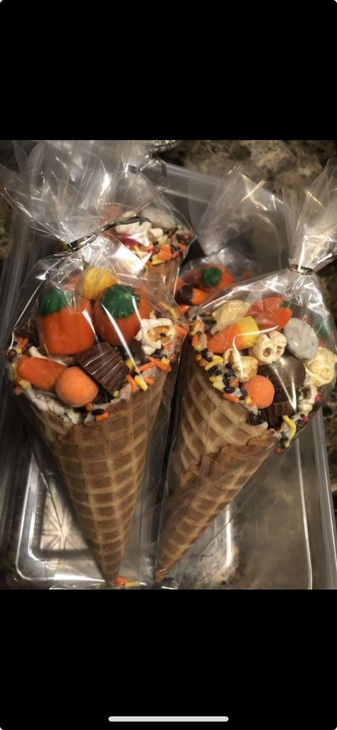 Fall Snack Mixes, Thanksgiving Sweets, Thanksgiving Candy, Thanksgiving Cornucopia, Thanksgiving Snacks, Thanksgiving Favors, Fall Snacks, Waffle Cone, Thanksgiving Treats