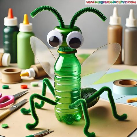 Making Animals Out Of Recycled Materials, Bug Catcher Craft, Recycled Materials Project For Kids, Insect Project, Soda Bottle Crafts, Plastic Bottle Crafts Diy, Recycled Art Projects, Quilled Creations, Hand Crafts For Kids