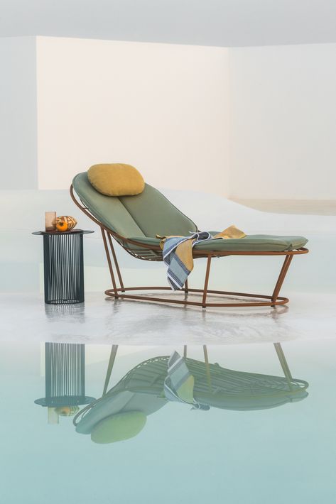 A coveted statement piece, the Papa Sun Lounger.  Poised as if floating in mid air, spend all day sprawled upon soft performance fabrics from Sunbrella, supportively scooped up by curved ribs of stainless steel solid rod with a round minimalist tube frame.  Unwind poolside on your dream Papa Sun Lounger in 21 pop colours with plush upholtery in premium outdoor fabrics.  #sunlounger #outdoorliving #outdoorfurniture #australianfurniture #swimmingpool #upholstery