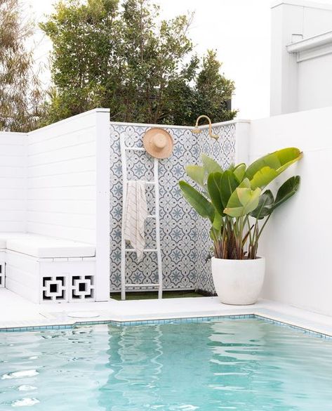 Outdoor Shower Poolside, Outdoor Shower With Pavers, Outdoor Shower Mediterranean, Outdoor Shower Bali Style, Outdoor Shower Beach House, Towel Ladder, Beach Furniture, Pool Shower, Pool Landscape