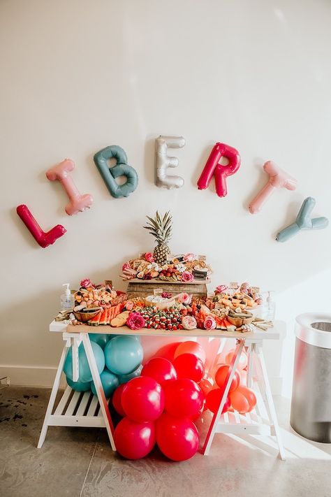 Rainbow First Birthday Party, Balloon Name, Fouth Of July Crafts, 4th Of July Party Ideas, Party Ideas For Adults, Patriotic Decorations Party, Rainbow First Birthday, Fourth Of July Food, Rainbow Balloons