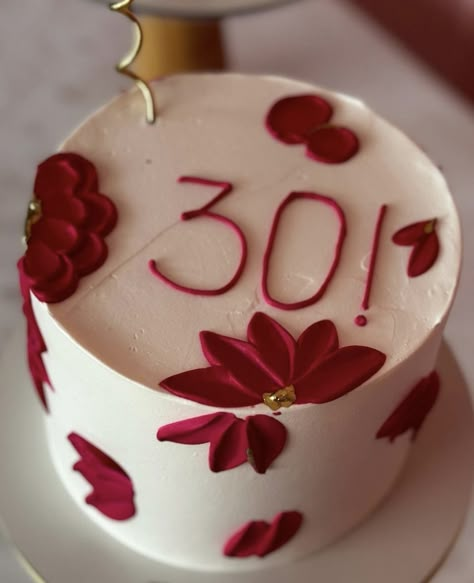 Red Floral Cake, Hello 15, Birthday Cake Tutorial, Small Birthday Cakes, 25th Birthday Cakes, Birthday Cake Decorating Ideas, Pastry Design, Cake For Husband, Elegant Birthday Cakes