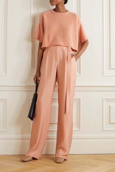 Peach Clothes, Peach Color Dress, Color Outfits, Effortless Outfit, Peach Fuzz, Womens Fashion Trends, Minimal Fashion, Fashion Week Spring, Cropped Sweater