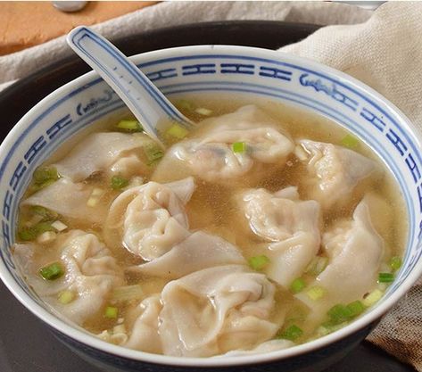 Chicken Wontons By The Woks Of Life with Knorr Soup Wonton, Wonton Soup Recipe, Spaghetti With Ground Beef, Kung Pao Chicken Recipe, Shrimp Wonton, Wonton Noodles, Chicken Wontons, Pork Broth, Wonton Recipes