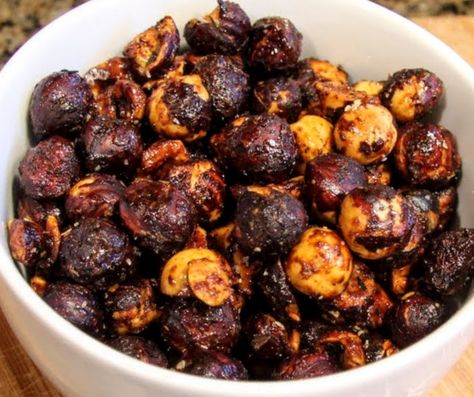 Roasted Hazelnut Recipes Savory, Hazelnut Recipes, Entertaining Appetizers, Quick Appetizer, Super Snacks, Good Roasts, Nut Recipes, How To Roast Hazelnuts, Quick Appetizers