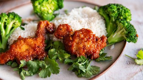 Perfect for kids of all ages and dinosaur lovers, this playful prehistoric tableau will make you roar with joy. Dino Nuggets, Nuggets Recipe, Orange Chicken Recipe, Buttermilk Chicken, Orange Sauce, Cooking White Rice, Red Chili Peppers, Turkey Dishes, Citrus Chicken