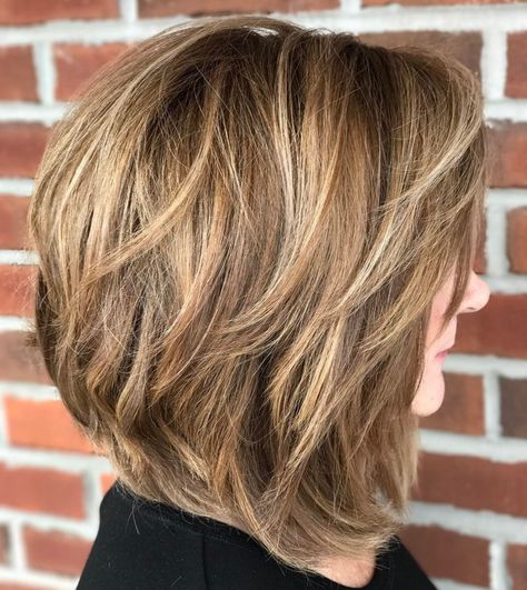 Honey Brown Bob with Medium Textured Layers Layered Lob, Popular Short Haircuts, New Short Hairstyles, Layered Bob Short, Layered Bob Haircuts, Shoulder Length Bob, Bob Hairstyles For Thick, Modern Haircuts, Layered Bob Hairstyles