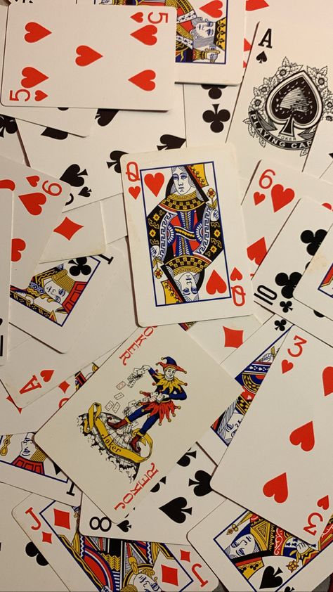 heart, spade, diamond, club ♥️♠️♦️♣️ Deck Of Cards Aesthetic Wallpaper, Cards Joker, Joker Background, Casino Aesthetic, Casino Jackpot, Alice In Borderland, Poker Game, Punisher Skull, Poker Games