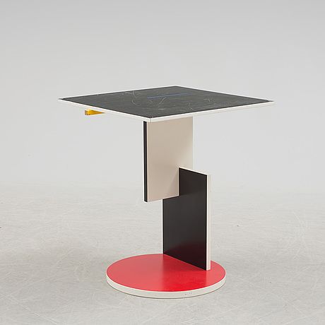 Gerrit Rietveld, Classic Wooden Boats, Frederic Malle, Vintage Dining Table, Vintage Side Table, Memphis Design, Bauhaus Design, Modern Masters, Corner Table