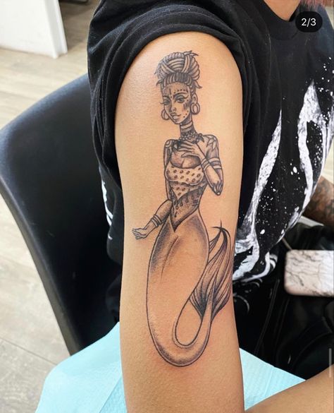 Afro Mermaid Tattoo, Afro Fairy Tattoo, Black Mermaid Tattoo, Barbie Tattoo, Stomach Tattoos Women, Mermaid Tattoo Designs, Pin Up Girl Tattoo, Black Pin Up, Belly Tattoos