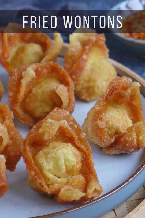 Fried Wonton, Two Ways (炸云吞) Deep Fried Wontons, Bao Zi, Fried Wonton, Asian Dumplings, Wonton Dumplings, Asian Fusion Recipes, Fusion Recipes, Crispy Wonton, Fried Wontons