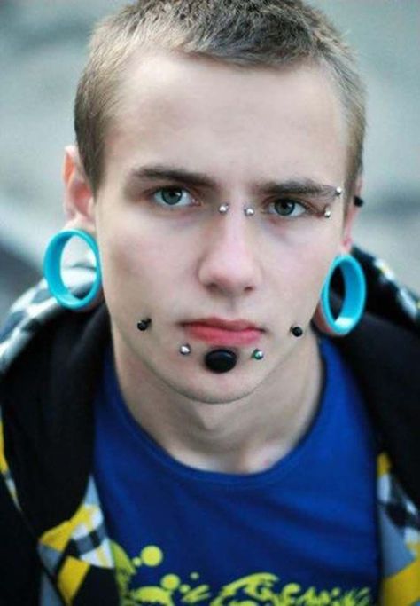 Body Mods Piercing, Septum Guy, Ear Piercings Boy, Stretched Face, Full Ear Piercings, Guys Ear Piercings, Stretched Septum, Skinhead Fashion, Stretched Lobes