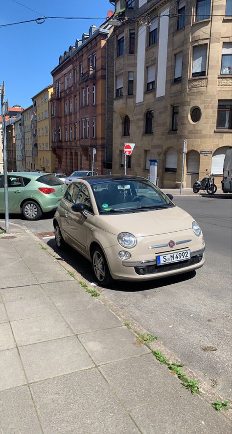 Fiat 500 Beige, Manifest Car, Happy Car, Fiat 500 Abarth, Dump Ideas, Fiat Cars, Life Plan, Money And Happiness, Mini Cars