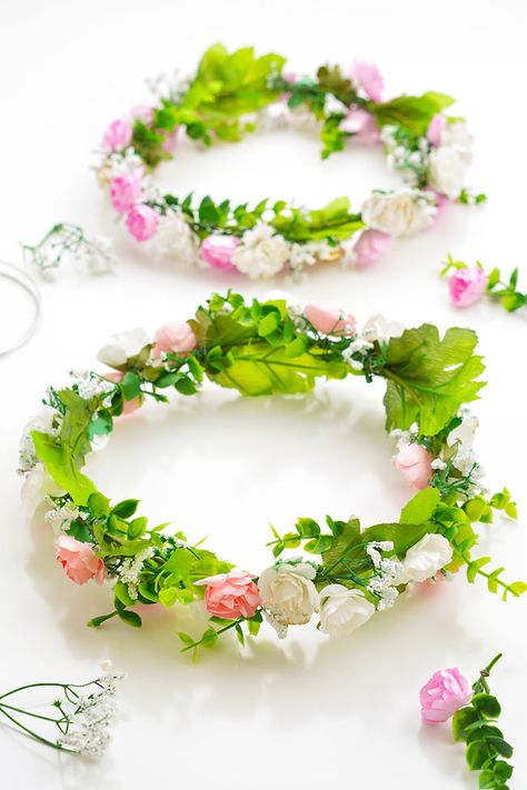 How to Make Flower Crowns Diy Flower Crowns, Make A Flower Crown, Tea Party Crafts, Diy Floral Crown, Rolled Paper Flowers, Diy Flower Crown, Crown For Kids, Fairy Garden Party, Favourite Flowers