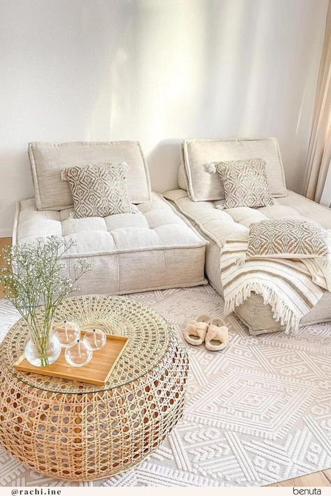 Meditation Room Furniture, Relaxing Den Ideas, Home Spa Inspiration, Floor Seating Living Room Ideas, Cozy Relaxing Room, Sofa Alternative Ideas, Meditation Room Design Zen Space, Living Room Pillow Decor, Home Relaxation Room