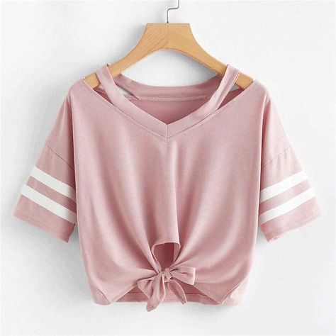 Preppy Shirt, Trendy Fashion Tops, Grunge Look, Crop Top Outfits, Tween Outfits, Cute Crop Tops, Tshirt Outfits, Girls Fashion Clothes, Teenage Fashion Outfits