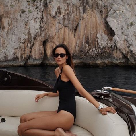 Tera Sassin (@terasassin) • Instagram photos and videos Alex Riviere Summer, Alex Riviere, Swimwear Aesthetic, Elegant Swimwear, Summer Picture Poses, Bond Girl, Bella Hadid Outfits, Classic Style Outfits, Paris Outfits