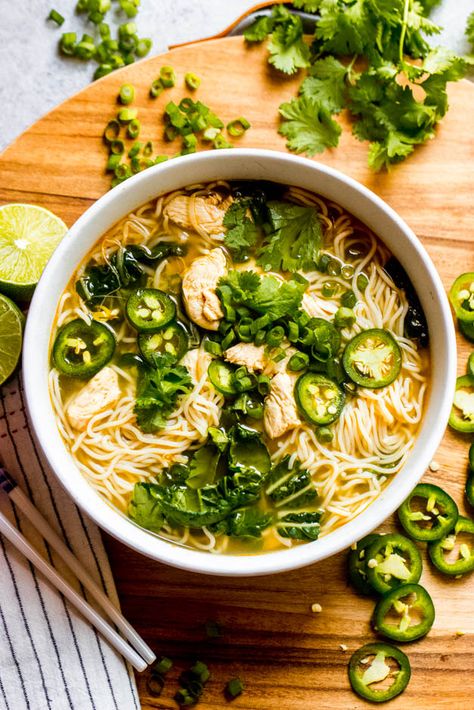 The easiest chicken pho ever! Made with simple ingredients and super easy steps. #chickenpho #vietnamesesoup #chickensoup #easyphosoup #easyphorecipe Easy Asian Soup, Slow Cooker Pho, Easy Pho, Chicken Pho Soup, Pork Noodle Soup, Vietnamese Chicken, Chicken Pho, Pho Recipe, Pho Soup