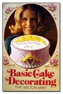 Basic Cake Decorating book Basic Cake Decorating, Cake Decorating Books, Book Cupcakes, Cake Decorating For Beginners, Vintage Decorating, Basic Cake, Cake Classes, Wilton Cake Decorating, Book Cake