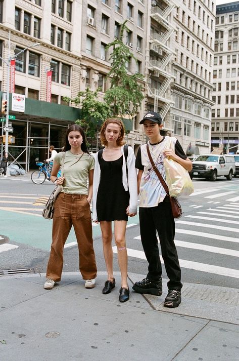 See how NYC students dressed for their first day of school - i-D New York Fashion School, Parsons New York, Nyc Student, School Outfits Aesthetic, Fashion School Outfits, Nyc Fits, Prep Style, Nyc Aesthetic, Fashion School