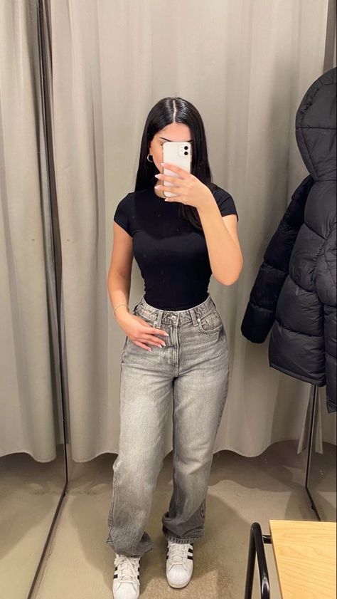 Celana Fashion, Outfit Zara, Mode Zara, Looks Party, Stories Ideas, Outfit Black, Mirror Pic, Insta Stories, Simple Trendy Outfits