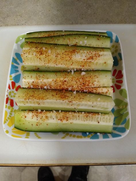 Cucumber Dishes, Tajin Recipes, Spicy Candy, Grey Stuff, Cucumber Recipes Salad, Cucumber Recipes, Healthy Food Dishes, Bon Appetite, Food Drinks Dessert