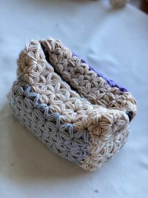 Jasmine stitch make up bag/toiletry bag – Handmade by Derya How To Crochet A Makeup Bag, Crochet Toiletry Bag Free Pattern, Jasmine Stitch Crochet Bag, Crochet Toiletry Bag, Crochet Makeup Bag Pattern, Jasmine Stitch Crochet, Makeup Bag Crochet, Crochet Makeup Bag, Makeup Bag Pattern