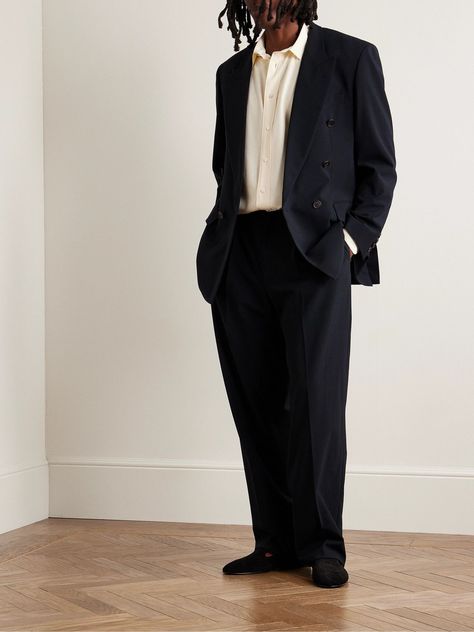 The Row - Keenan Pleated Woven Go well with Trousers- #Keenan #Pleated #Row #suit #Trousers #woven Check more at https://howcandothis.com/manstyle/the-row-keenan-pleated-woven-go-well-with-trousers/ Vintage Mens Suits Wedding, Men’s Casual Suit Looks, Romantic Fashion Men, Oversized Suits Men 90s, Loose Fit Suit Men, Loose Suits Men, Vintage Wedding Suits For Men, Messy Suit, Formal Casual Outfits Mens