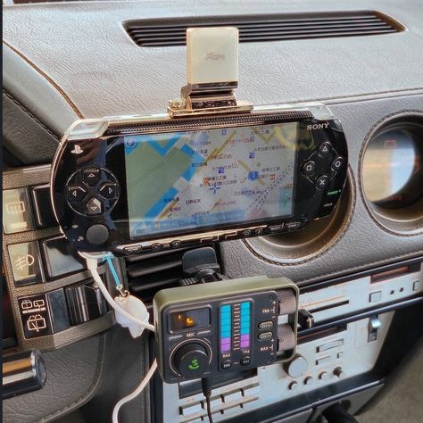 PSP as a GPS Gadgets Aesthetic, Techno Gadgets, Retro Games Poster, Portable Console, Jeep Ideas, Playstation Portable, Sony Psp, Gps Navigation System, Retro Gadgets