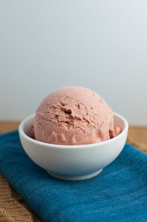 Cardamom Ice Cream, Plum Ice Cream, Freeze Cream, Cold Treats, The Struggle Is Real, Love Ice Cream, Ice Cream Popsicles, Struggle Is Real, Cream And Sugar