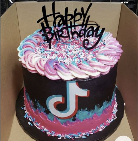 Tiktok Cakes Ideas, Birthday Cake Tik Tok, Tik Tok Birthday Cake Ideas, Tik Tok Cake Ideas, Tik Tok Cupcakes, Tiktok Birthday Cake Ideas, Tiktok Cake Ideas, Tiktok Cake Design, Tik Tok Birthday Cake