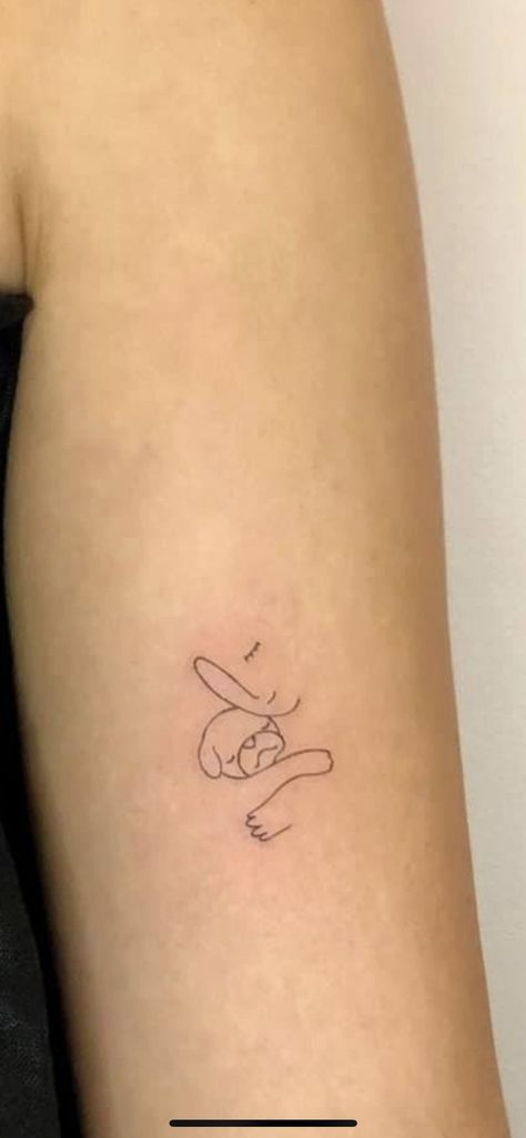 Pug Tattoo Small Outline, Mini Pug Tattoo, Cute Tattoos For Dog Lovers, Fine Like Dog Tattoo, Cute Pug Tattoo, Fine Line Pug Tattoo, Pug Minimalist Tattoo, Tiny Pug Tattoo, Pug Line Tattoo