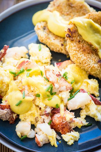 Lobster Scrambled Eggs with Wasabi Hollandaise and Crispy Leek and Potato Cakes Keto Lobster, Savoury Breakfast, Lobster Recipe, Lobster Risotto, Grilled Lobster Tail, Lobster Pasta, Leek And Potato, Spinach Pizza, Scrambled Eggs Recipe