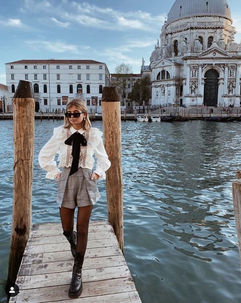 Xenia Adonts, My Heart Is Full, Heart Is Full, Travel Picture Ideas, Italy Pictures, Europe Outfits, Europe Winter, Italy Outfits, Fall Inspiration