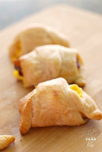 Egg And Cheese Crescent Rolls, Cresent Roll Breakfast, Crescent Roll Breakfast, Crescent Roll Breakfast Recipes, Crescent Breakfast, Breakfast Casserole With Biscuits, Croissant Roll, Homemade Croissants, Cheese Crescent Rolls