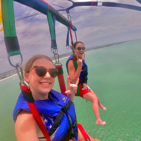 Parasailing Pictures, Parasailing Aesthetic, Beach Picture Ideas, Holiday Shoot, 2023 Mood, Florida Trip, Dream Summer, Beach Picture, Adrenaline Rush