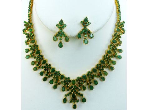 Emerald Necklace Indian, Gold Emerald Necklace, Kemp Jewellery, Ruby Necklace Designs, Ruby Jewelry Necklaces, Gold Haram, Long Haram, Neck Pieces Jewelry, Gold Necklace Indian