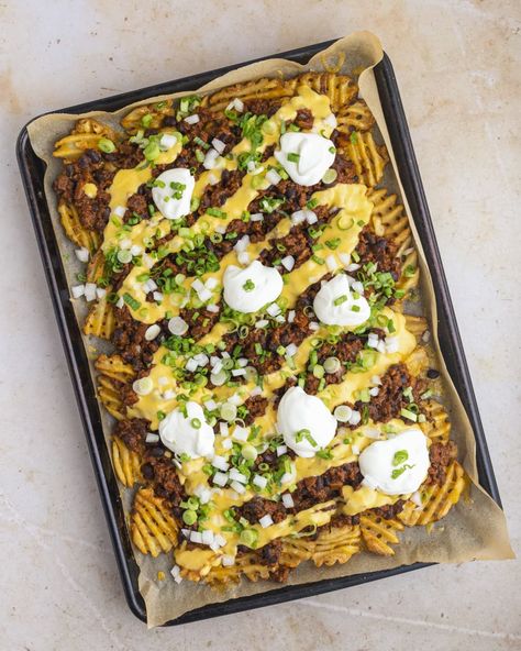 Chili Cheese Fries Recipe, Cheese Fries Recipe, Quick Chili, Homemade Cheese Sauce, Chili Cheese Fries, Chipotle Chili Powder, Frozen Waffles, Frozen French Fries, Frozen Grapes