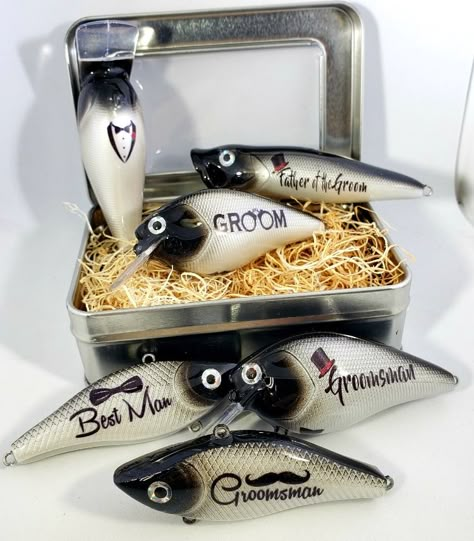 Groomsmen & Wedding party fishing lures. Personalized wedding gift for the fisherman in your wedding party Fisherman Wedding Ideas, Fishing Wedding Decor, Fishing Bachelorette Party, Fish Theme Wedding Ideas, Wedding Fishing Theme, Fishing Themed Wedding Decorations, Fishing Bachelor Party, Fishing Themed Wedding Favors, Fishing Wedding Ideas