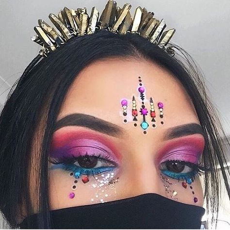 pιnтereѕт : @jenιιмarιee ♡ Coachella Make-up, Fantasy Make-up, Coachella Makeup, Festival Makeup Rave, Make Up Gold, Festival Makeup Glitter, Eyeshadow Ideas, Bright Makeup, Rave Makeup