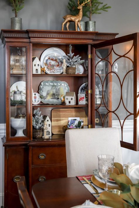 Christmas Antique China Cabinet Traditional Dining Room China Cabinet, Decorate China Cabinet For Christmas, Holiday China Cabinet Display, Christmas China Cabinet Decor, China Cabinet Christmas Decor, Antique China Cabinet Display, Pottery Barn Dishes, Dining Room China Cabinet, Corner China Cabinet