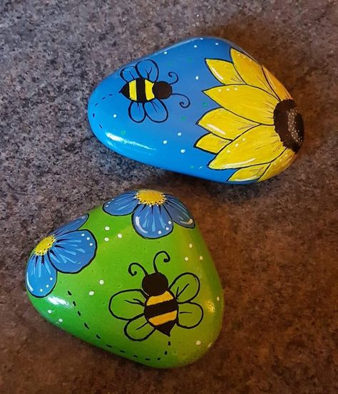 Rock Painting Bee Ideas, Bee Rock Painting Ideas, Bee Painted Rocks Ideas, Bee Rock Painting, Pebble Flowers, Decorating Rocks, Flower Rocks, Colored Rocks, Bee Rocks