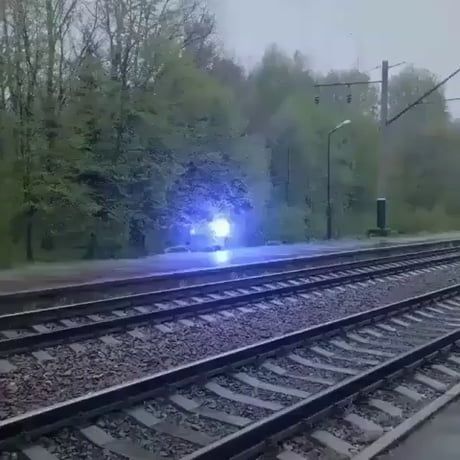 Ball Lightning, Lightning Storms, Matka Natura, Amazing Video, Wow Video, Train Tracks, Jolie Photo, Natural Phenomena, Alam Yang Indah